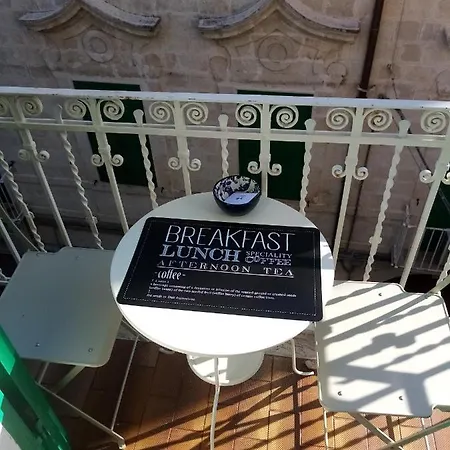 Route 64 - East - Historic Center * Monopoli