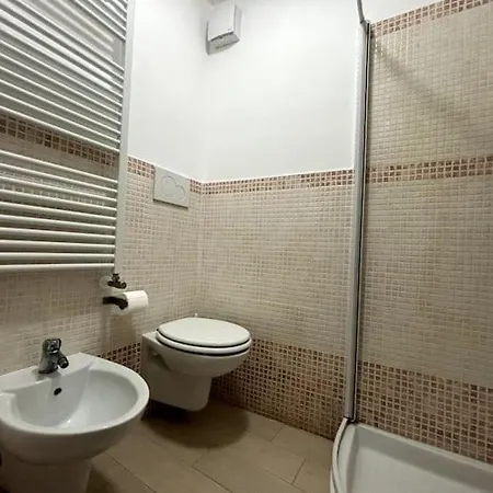 Route 64 - East - Historic Center Apartment *